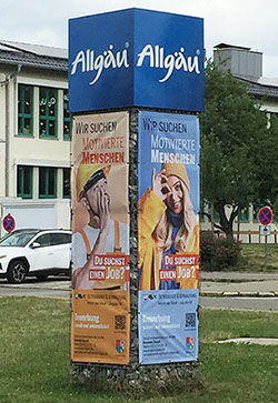 Beispiele Flyer Folder Plakat Karte Banner Logo